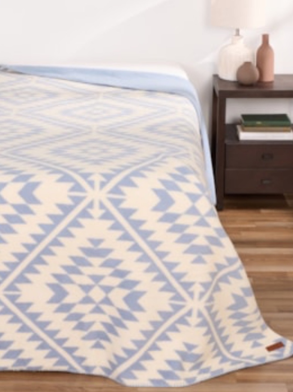 Pendleton Twin/Twin XL Reversible Blanket